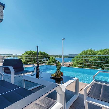 Beautiful home in Kneze with 4 Bedrooms, WiFi&Outdoor swimming pool Pupnat Buitenkant foto