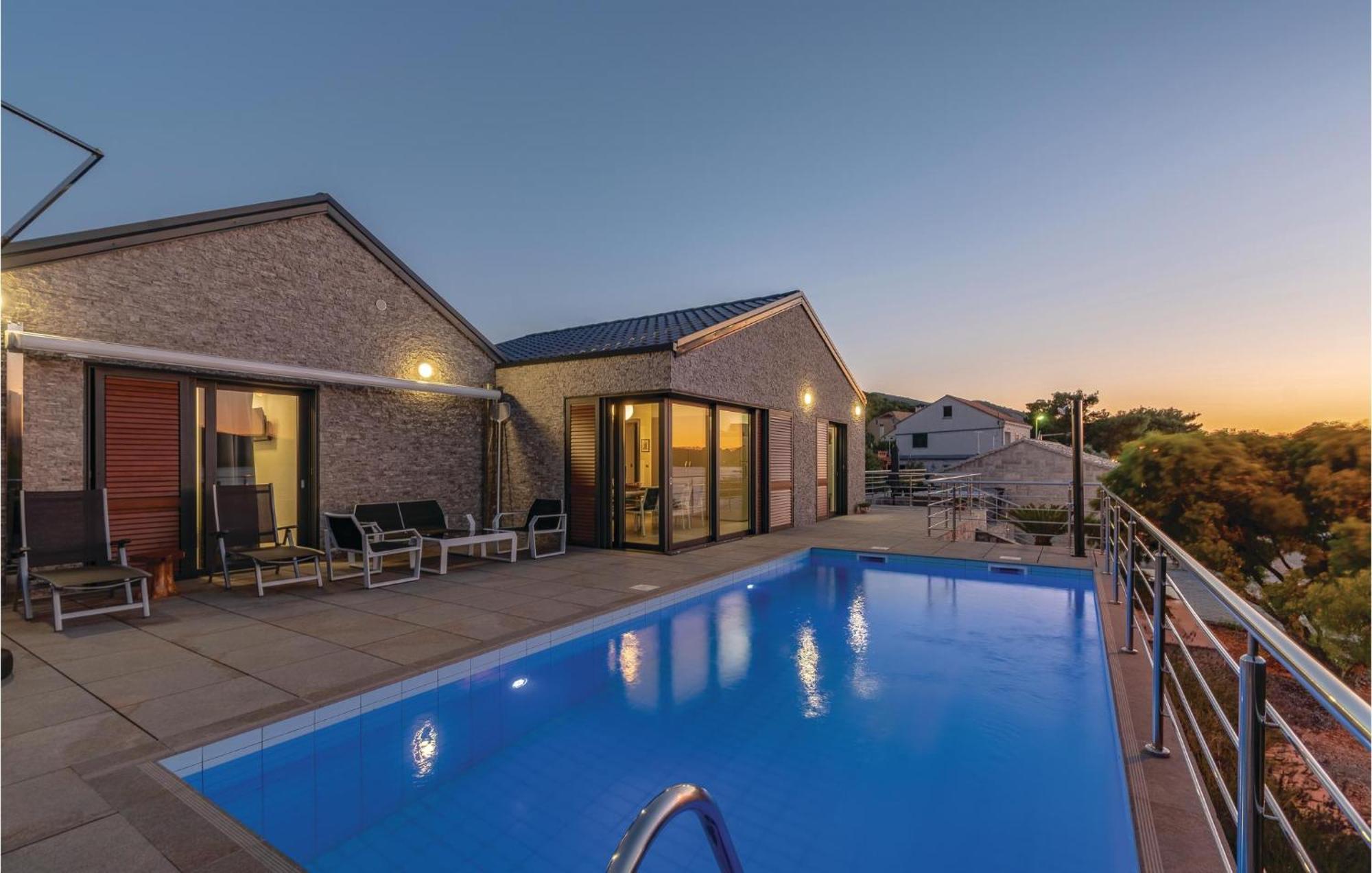 Beautiful home in Kneze with 4 Bedrooms, WiFi&Outdoor swimming pool Pupnat Buitenkant foto