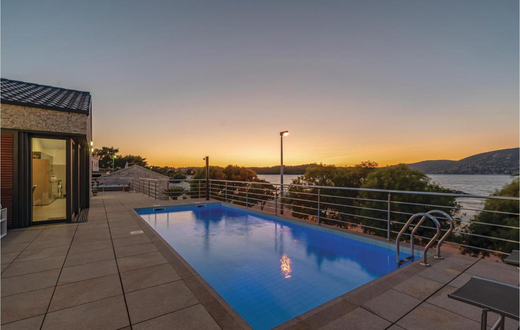 Beautiful home in Kneze with 4 Bedrooms, WiFi&Outdoor swimming pool Pupnat Buitenkant foto