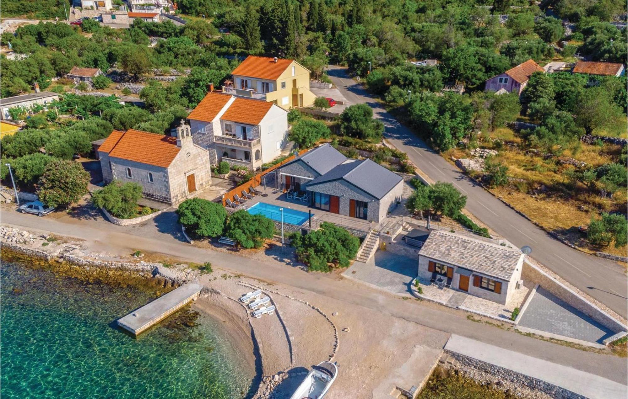 Beautiful home in Kneze with 4 Bedrooms, WiFi&Outdoor swimming pool Pupnat Buitenkant foto