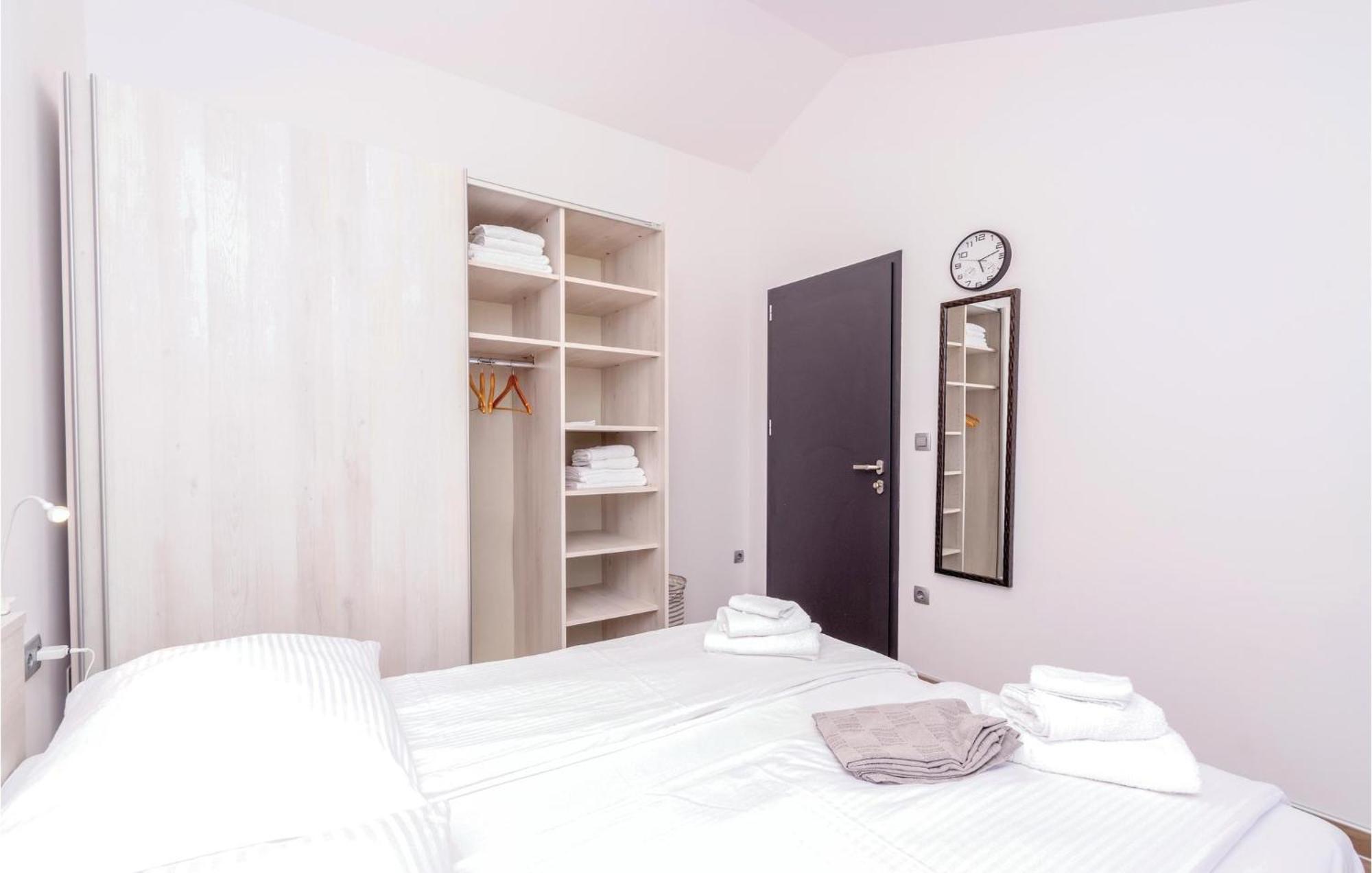 Beautiful home in Kneze with 4 Bedrooms, WiFi&Outdoor swimming pool Pupnat Buitenkant foto