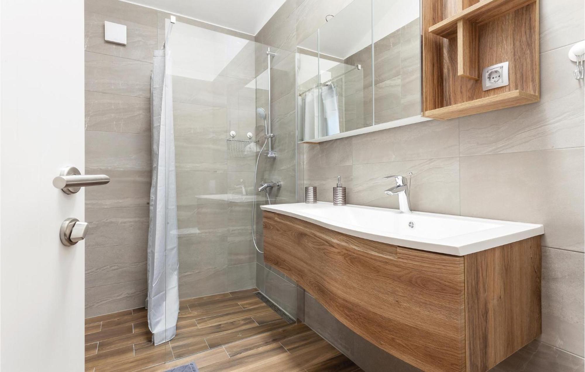 Beautiful home in Kneze with 4 Bedrooms, WiFi&Outdoor swimming pool Pupnat Buitenkant foto