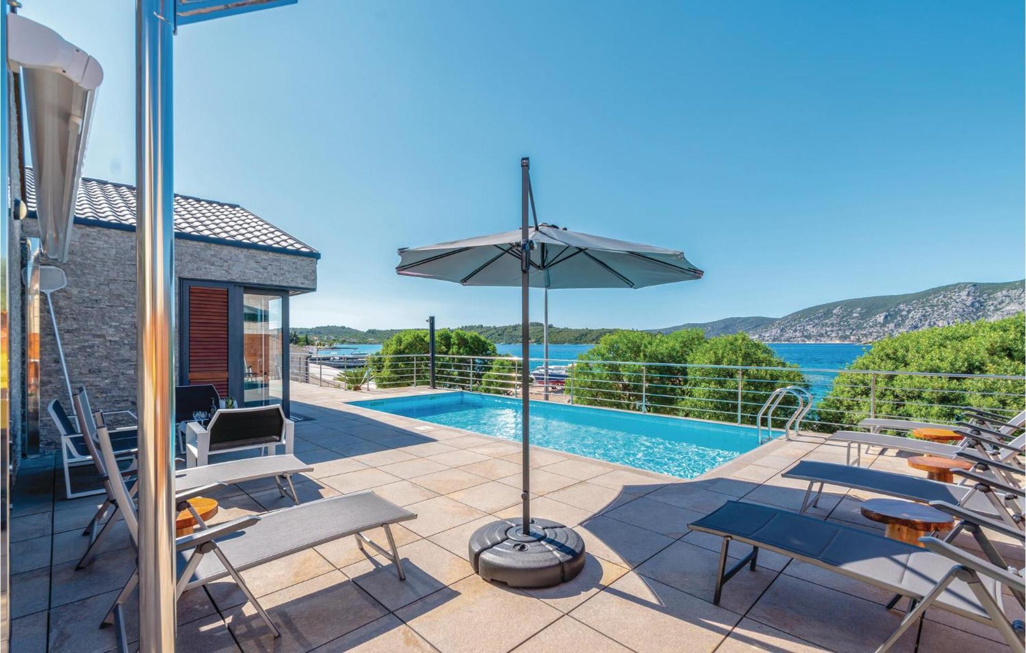 Beautiful home in Kneze with 4 Bedrooms, WiFi&Outdoor swimming pool Pupnat Buitenkant foto